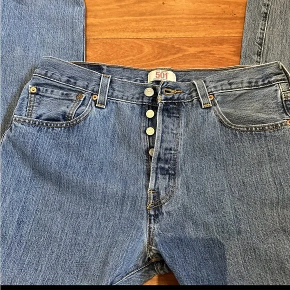 Classic Levi’s 501 Button Fly Jeans Size 34 X 32 - Really great conditon! - Picture 2 of 7